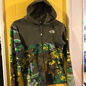 Boys M 10/12 North Face jacket